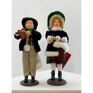 Byers Choice 9" Caroler Dolls Lucas & Mattie 2008 Set